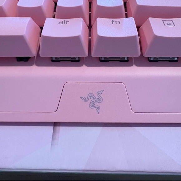 Razer BlackWidow V3 Quartz Keyboard with RGB Lighting - Picture 7 of 10